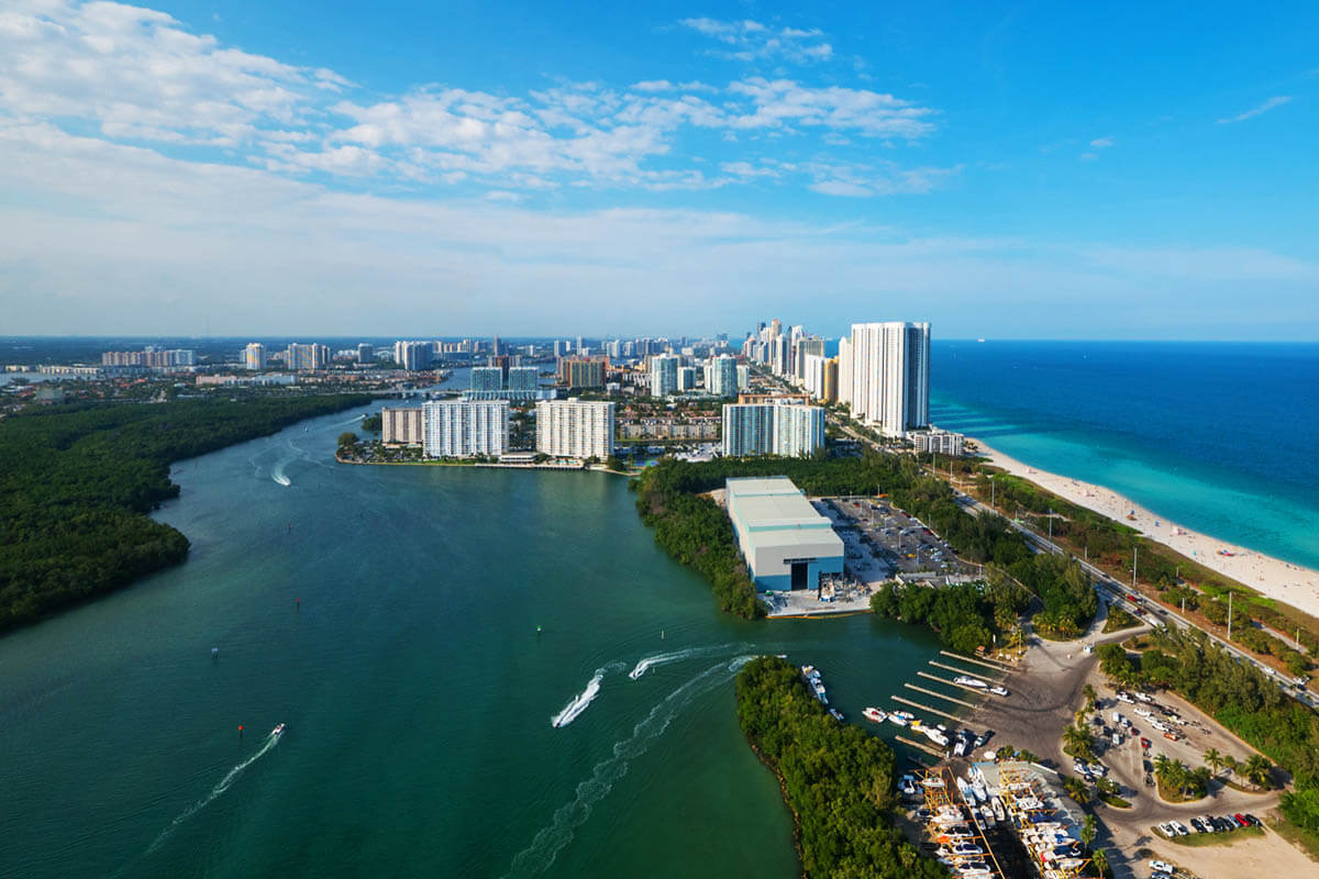 Elite housing in Florida: Miami or Hollywood?