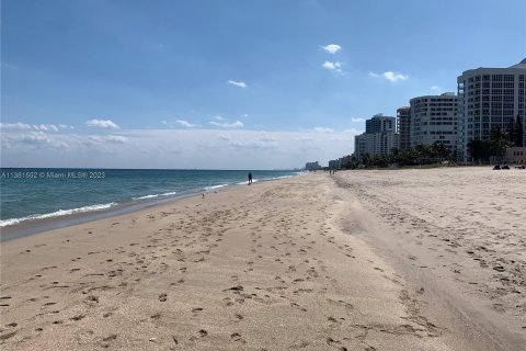 Casa en alquiler en Lauderdale-by-the-Sea, Florida, 3 dormitorios, 184.6 m2 № 477462 - foto 8