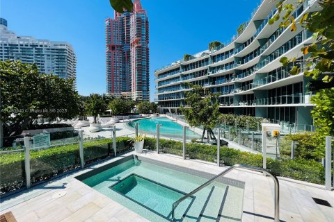 Condo in Miami Beach, Florida, 1 bedroom  № 752165 - photo 3