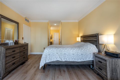 Condominio en venta en Hallandale Beach, Florida, 2 dormitorios, 128.21 m2 № 863265 - foto 14