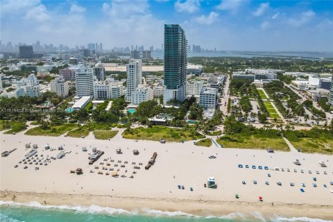 Condominio en venta en Miami Beach, Florida, 2 dormitorios, 122.26 m2 № 989082 - foto 3