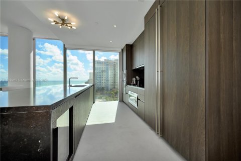 Condominio en venta en Hallandale Beach, Florida, 3 dormitorios, 235.04 m2 № 963423 - foto 4