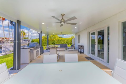 Casa en venta en Miami, Florida, 4 dormitorios, 146.14 m2 № 1310125 - foto 28