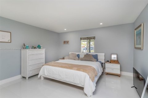 Casa en venta en Miami, Florida, 4 dormitorios, 146.14 m2 № 1310125 - foto 17