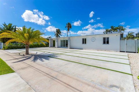 Casa en venta en Miami, Florida, 4 dormitorios, 146.14 m2 № 1310125 - foto 3