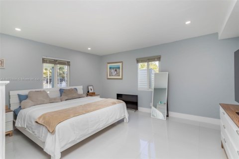 Casa en venta en Miami, Florida, 4 dormitorios, 146.14 m2 № 1310125 - foto 18