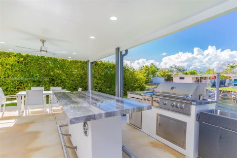 Casa en venta en Miami, Florida, 4 dormitorios, 146.14 m2 № 1310125 - foto 29