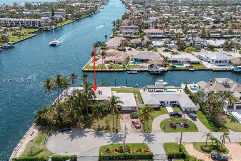 Casa en venta en Deerfield Beach, Florida, 4 dormitorios, 396.88 m2 № 1310044 - foto 4