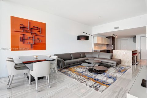 Condo in Miami, Florida, 1 bedroom  № 1232658 - photo 13