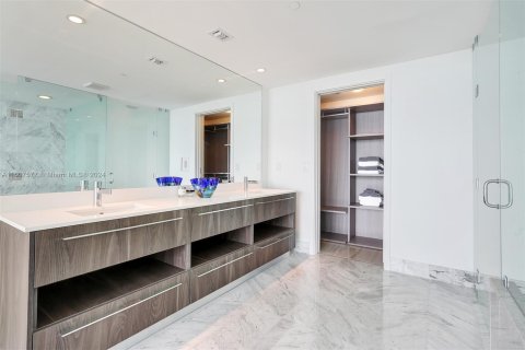 Condominio en venta en Miami, Florida, 1 dormitorio, 89.09 m2 № 1232658 - foto 25