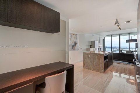 Condo in Miami, Florida, 1 bedroom  № 1232658 - photo 3