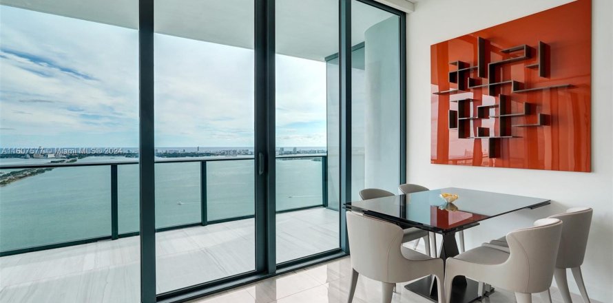 Condominio en Miami, Florida, 1 dormitorio  № 1232658