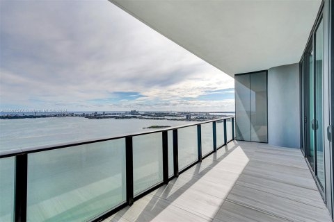 Condominio en venta en Miami, Florida, 1 dormitorio, 89.09 m2 № 1232658 - foto 19