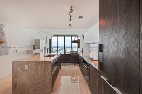 Condo in Miami, Florida, 1 bedroom  № 1232658 - photo 4