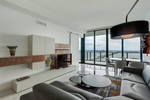 Condo in Miami, Florida, 1 bedroom  № 1232658 - photo 10