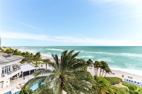 Condominio en venta en Sunny Isles Beach, Florida, 3 dormitorios, 323.3 m2 № 866475 - foto 30