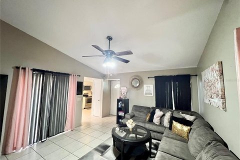 Duplex à vendre à Orlando, Floride: 2 chambres, 87.7 m2 № 1150646 - photo 3