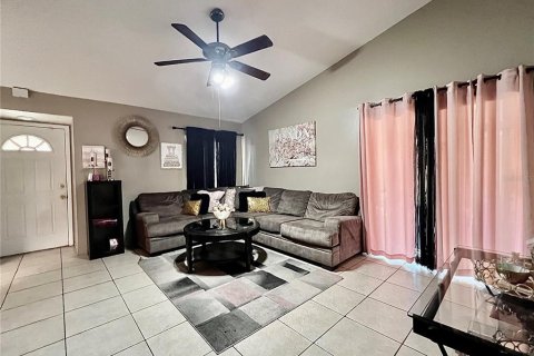 Dúplex en venta en Orlando, Florida, 2 dormitorios, 87.7 m2 № 1150646 - foto 2