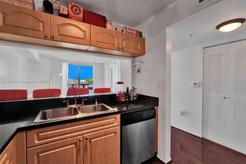 Condominio en venta en Miami, Florida, 1 dormitorio, 58.99 m2 № 991266 - foto 19