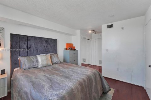 Condominio en venta en Miami, Florida, 1 dormitorio, 58.99 m2 № 991266 - foto 11