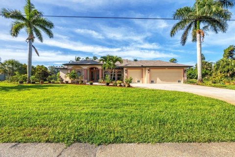 House in Rotonda, Florida 3 bedrooms, 180.79 sq.m. № 1247950 - photo 7