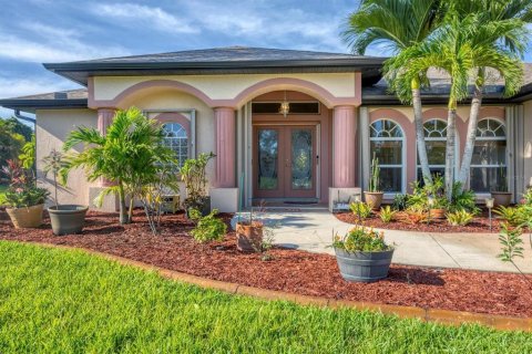 Villa ou maison à vendre à Rotonda, Floride: 3 chambres, 180.79 m2 № 1247950 - photo 10