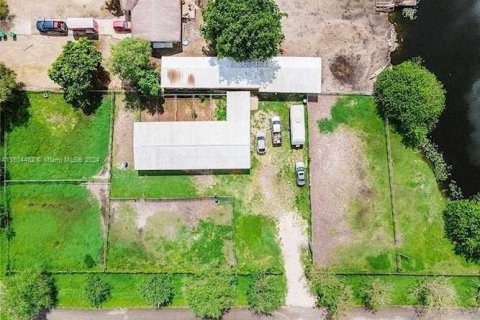 Terreno en venta en Davie, Florida № 1225813 - foto 21