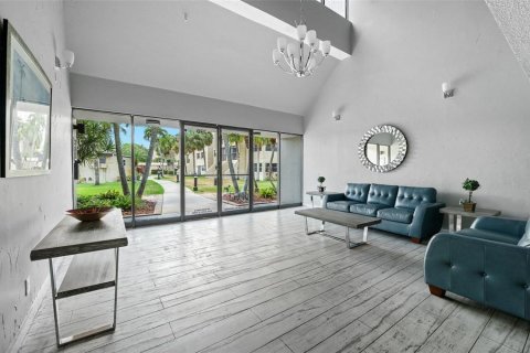 Condo in Weston, Florida, 2 bedrooms  № 1228790 - photo 14