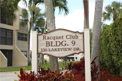 Condo in Weston, Florida, 2 bedrooms  № 1228790 - photo 1