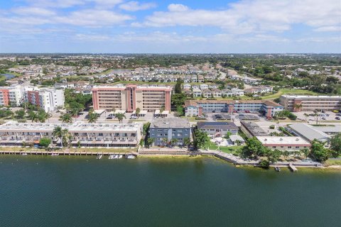 Copropriété à vendre à Deerfield Beach, Floride: 3 chambres, 101.26 m2 № 1132752 - photo 2