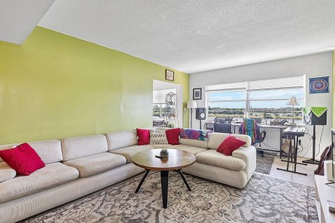 Condo in Deerfield Beach, Florida, 3 bedrooms  № 1132752 - photo 24