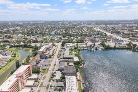 Condo in Deerfield Beach, Florida, 3 bedrooms  № 1132752 - photo 27