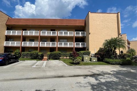 Copropriété à vendre à Sunrise, Floride: 2 chambres, 95.22 m2 № 577163 - photo 11