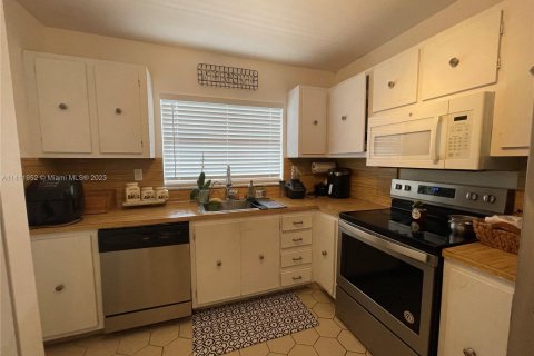 Condominio en venta en Sunrise, Florida, 2 dormitorios, 95.22 m2 № 577163 - foto 3