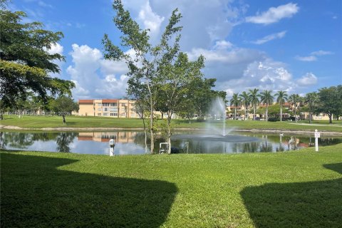 Copropriété à vendre à Sunrise, Floride: 2 chambres, 95.22 m2 № 577163 - photo 16