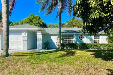 Casa en venta en Port St. Lucie, Florida, 3 dormitorios, 109.62 m2 № 1123438 - foto 1