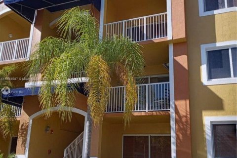 Copropriété à vendre à Cutler Bay, Floride: 2 chambres, 98.57 m2 № 1230633 - photo 1