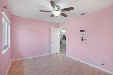 House in Coral Springs, Florida 4 bedrooms, 183.85 sq.m. № 855443 - photo 4