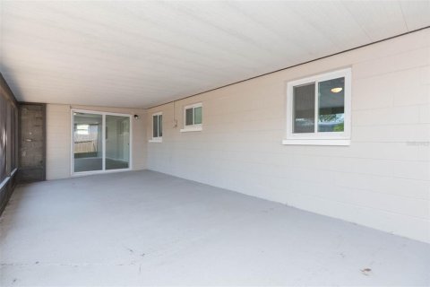 House in Port Richey, Florida 3 bedrooms, 107.3 sq.m. № 1341397 - photo 28