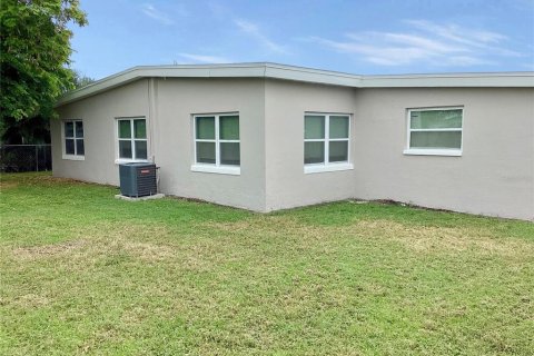 Villa ou maison à vendre à North Port, Floride: 3 chambres, 155.61 m2 № 1274557 - photo 18