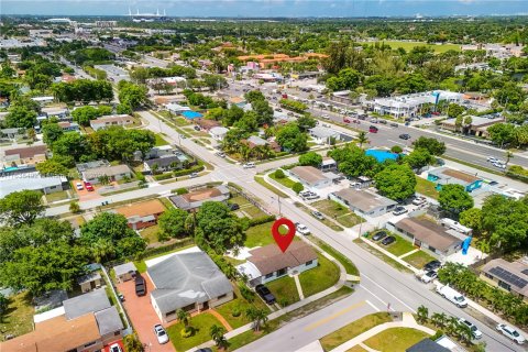 House in Miami Gardens, Florida 3 bedrooms, 131.46 sq.m. № 1310419 - photo 25