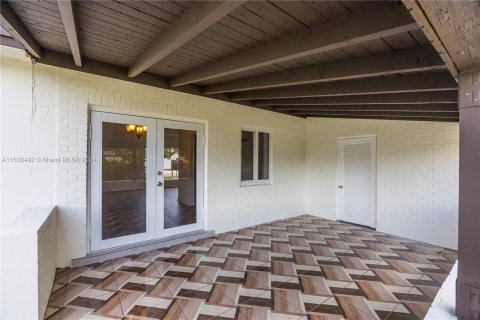 Villa ou maison à vendre à Miami Gardens, Floride: 3 chambres, 131.46 m2 № 1310419 - photo 20