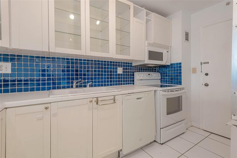 Condo in Key Biscayne, Florida, 2 bedrooms  № 1310415 - photo 14