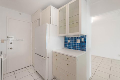 Condo in Key Biscayne, Florida, 2 bedrooms  № 1310415 - photo 13