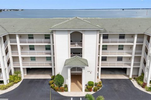 Copropriété à vendre à Punta Gorda, Floride: 3 chambres, 201.41 m2 № 1251661 - photo 2