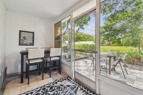 Copropriété à vendre à New Port Richey, Floride: 1 chambre, 57.97 m2 № 1369859 - photo 16