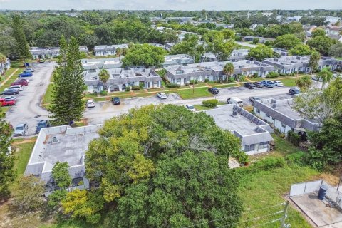 Condo in New Port Richey, Florida, 1 bedroom  № 1369859 - photo 22