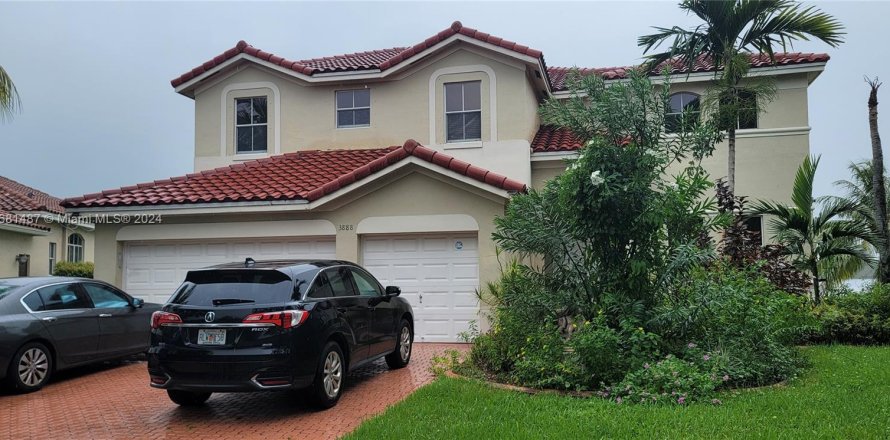 Casa en Miramar, Florida 5 dormitorios, 331.2 m2 № 1412363