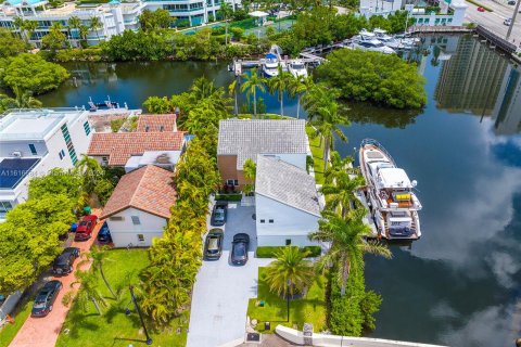 Villa ou maison à vendre à Sunny Isles Beach, Floride: 4 chambres, 277.87 m2 № 1238269 - photo 5