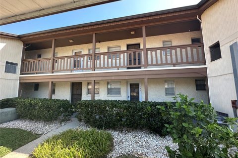 Condo in New Port Richey, Florida, 1 bedroom  № 1361658 - photo 30